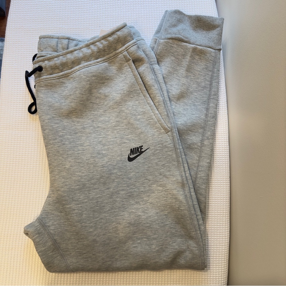 Nike Tech Men’s Grey Joggers/Sweatpants